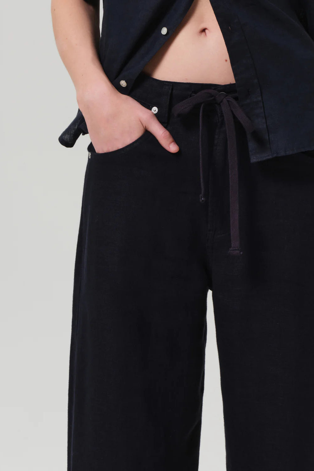 Citizens of Humanity Brynn Linen Trouser with Drawstring in Navy | Shop Eleanor
