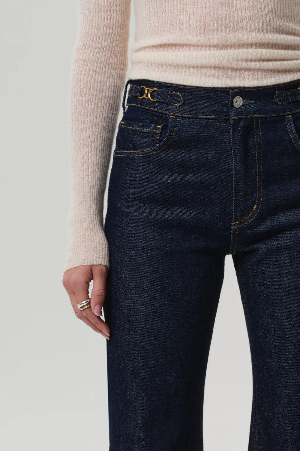 dark indigo denim jeans that pair well with fall boots and heels