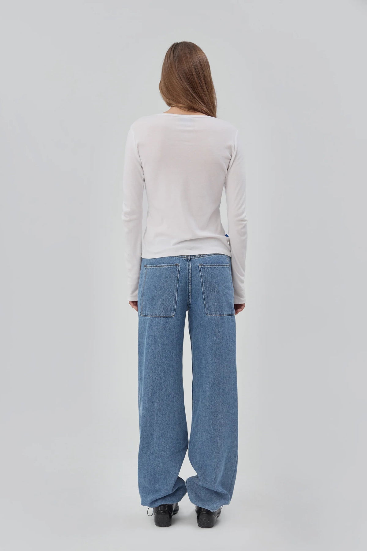 Elevated Classic Blue Jeans with a Baggy Fit | Shop Eleanor