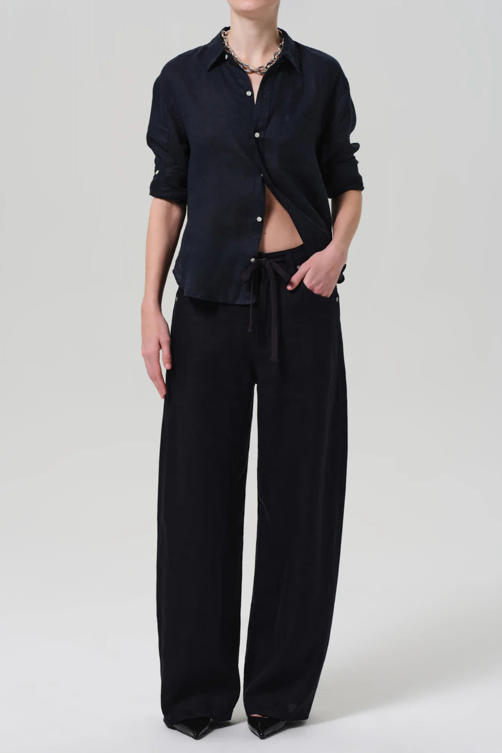 Citizens of Humanity Kayla Shrunken Linen Shirt in Navy | Shop Eleanor