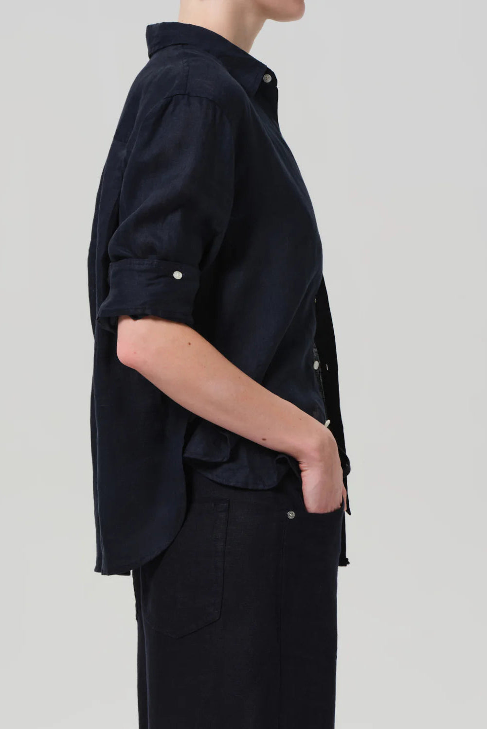 Citizens of Humanity Kayla Shrunken Linen Button Down Shirt in Navy | Shop Eleanor