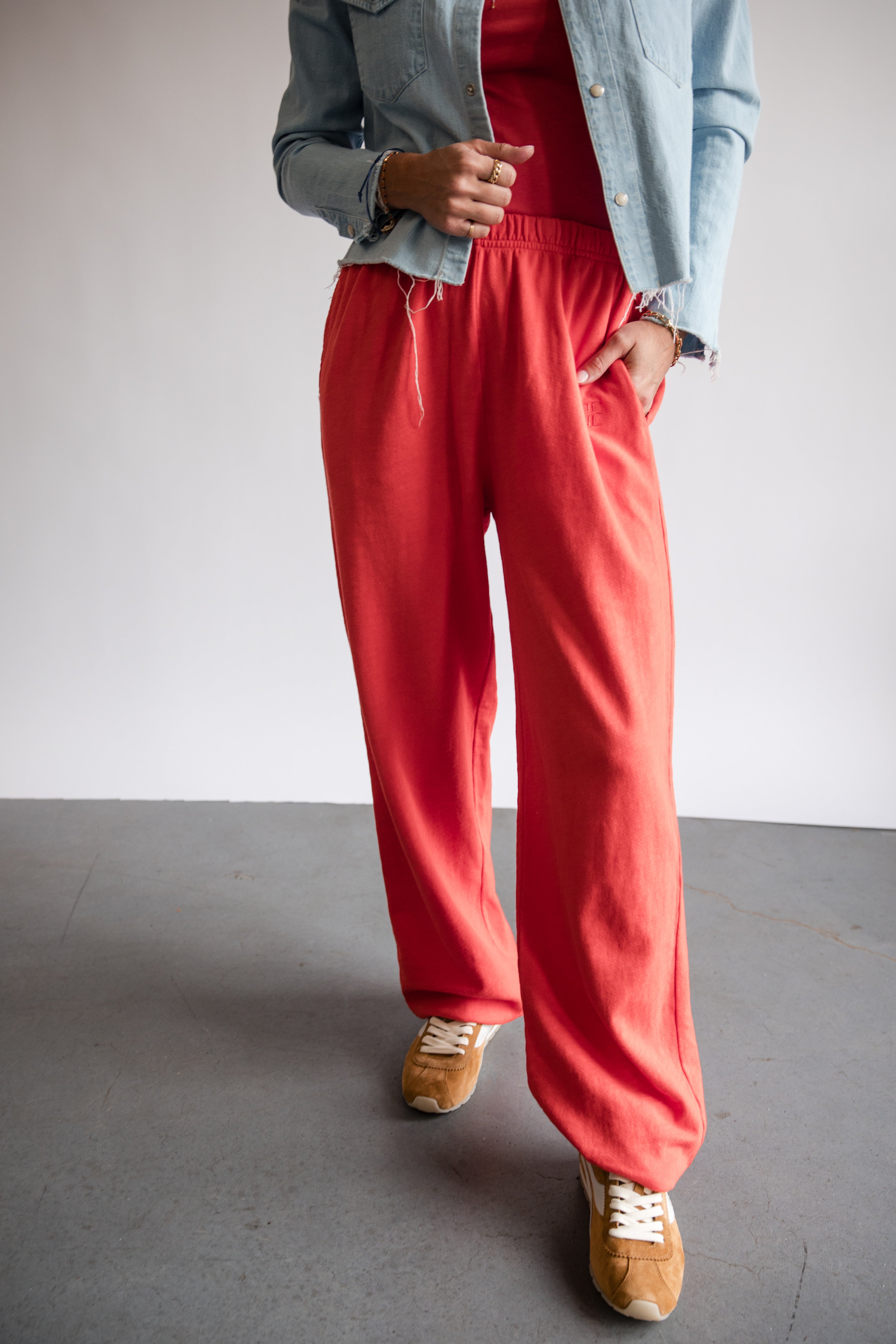 Éterne Boyfriend Relaxed Sweat Pant in Poppy | Shop Eleanor
