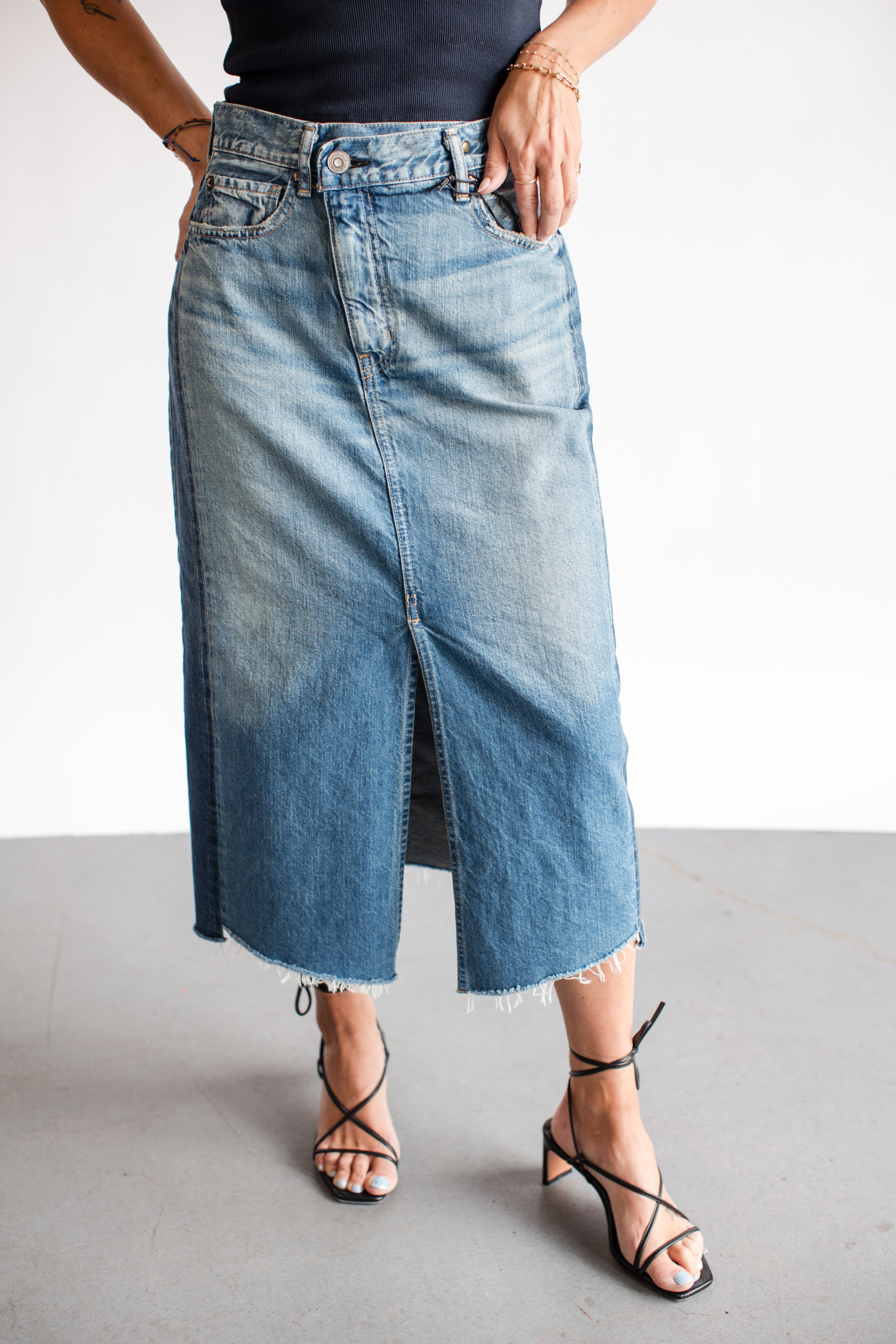 Moussy Vintage Putnam Side Contrast Denim Skirt | Shop Eleanor
