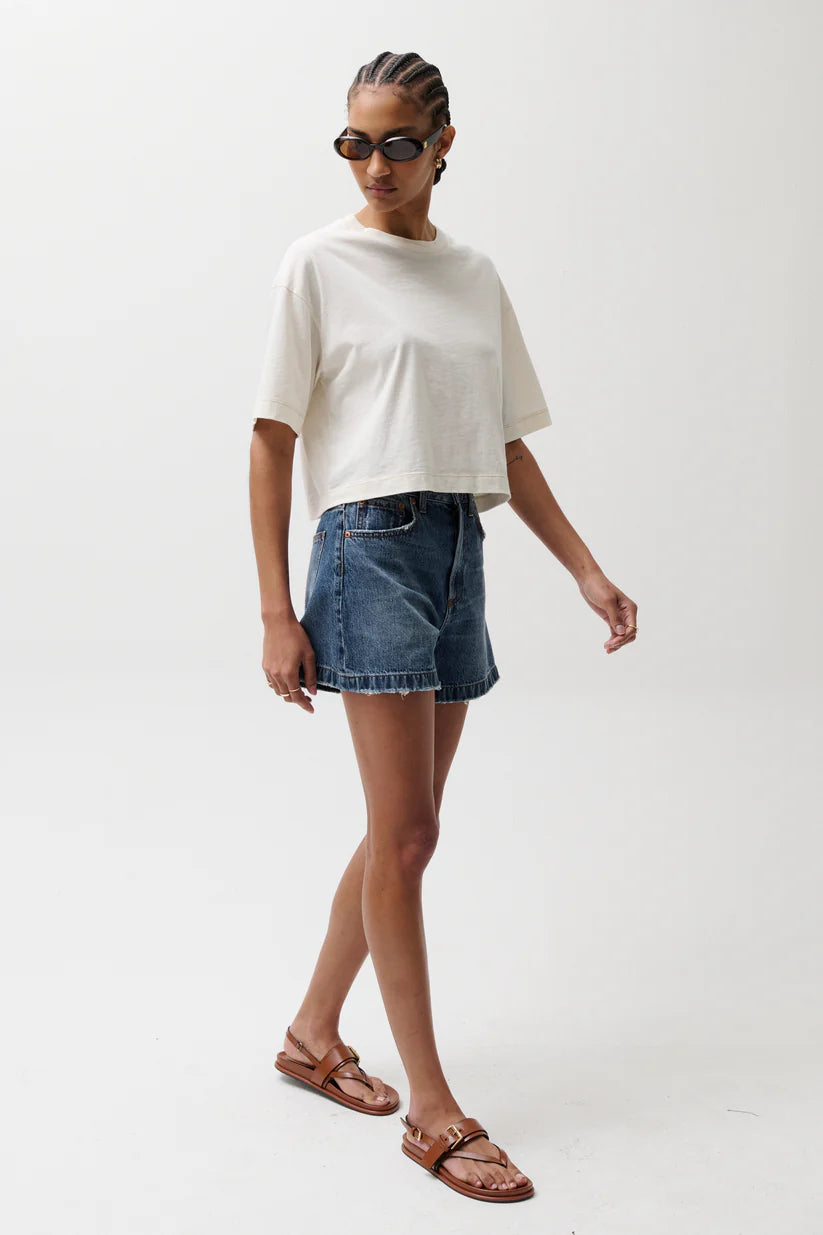 relaxed denim short mid-wash