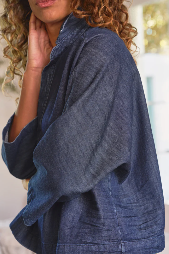 Frank & Eileen Popover Linen Shirt in Vintage Dark Wash | Shop Eleanor