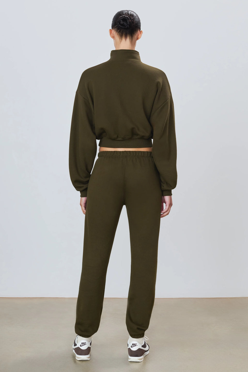 Eterne Classic Sweatpant in Moss | Shop Eleanor