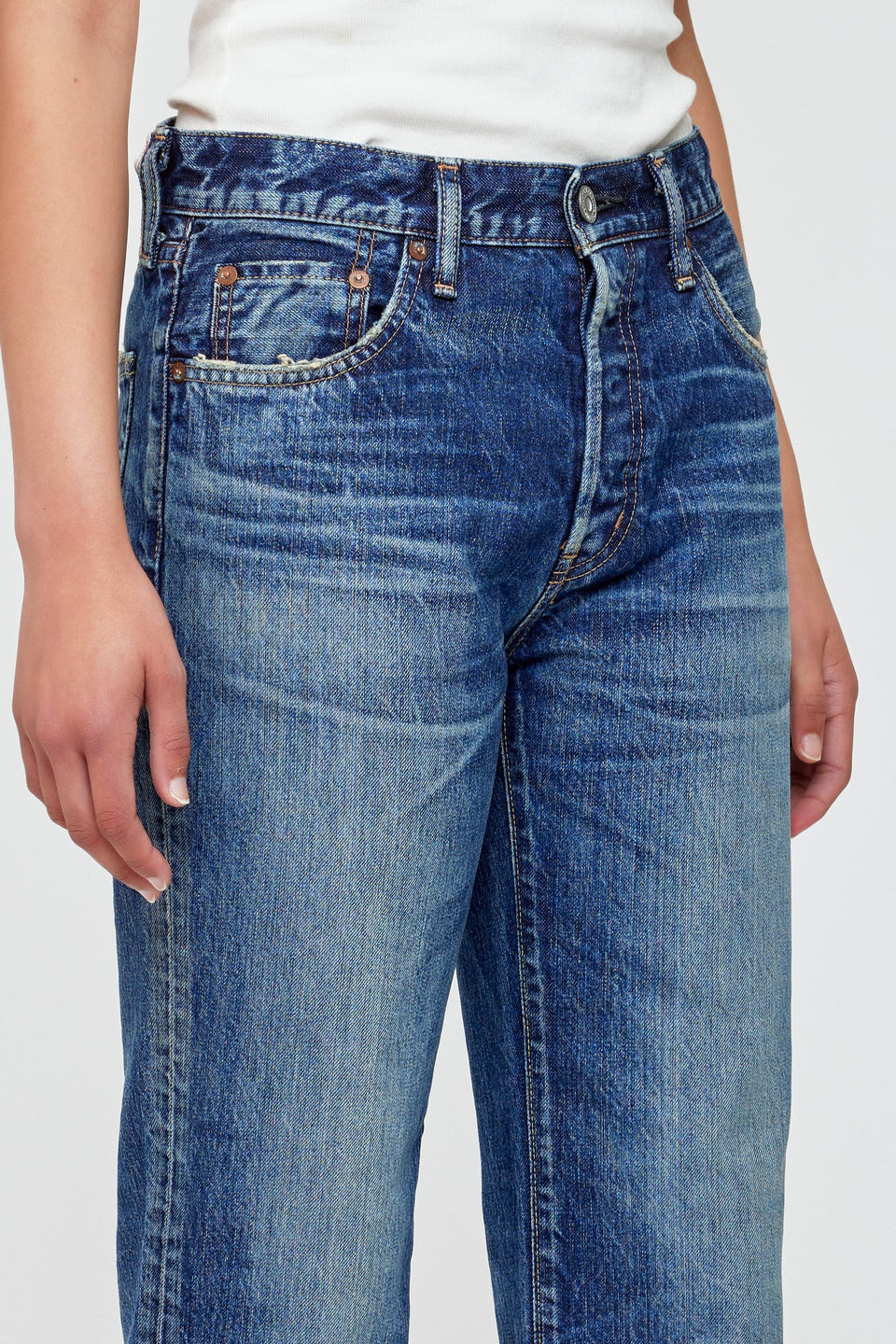 Moussy Vintage Pierson Straight Jeans Details | Shop Eleanor