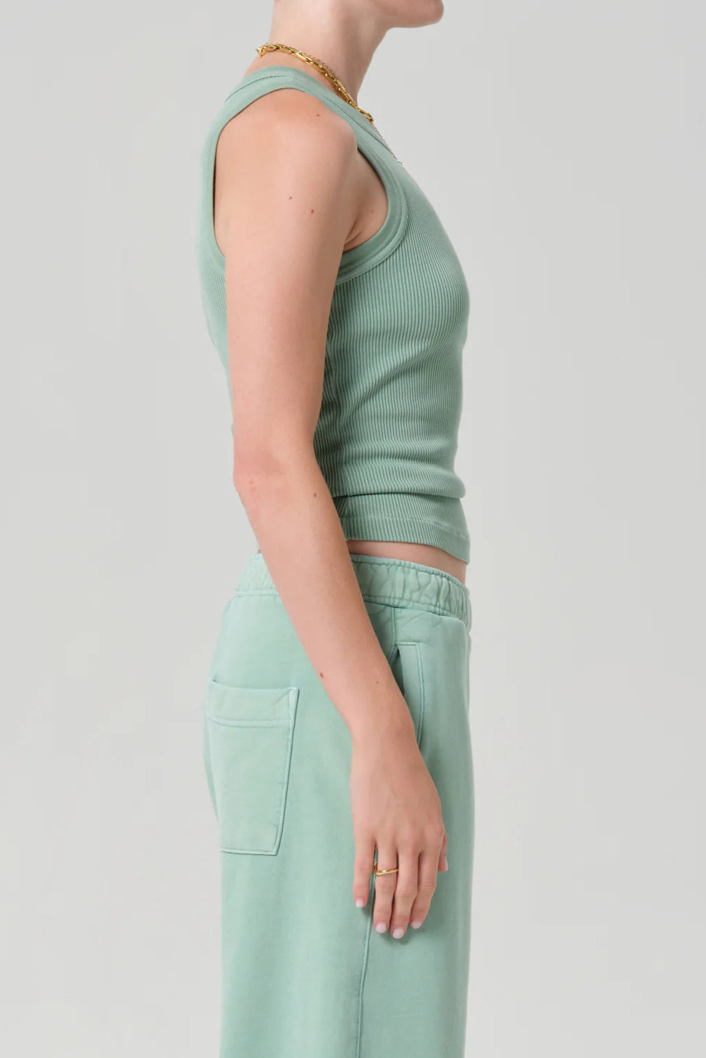 turquoise ribbed structured tank