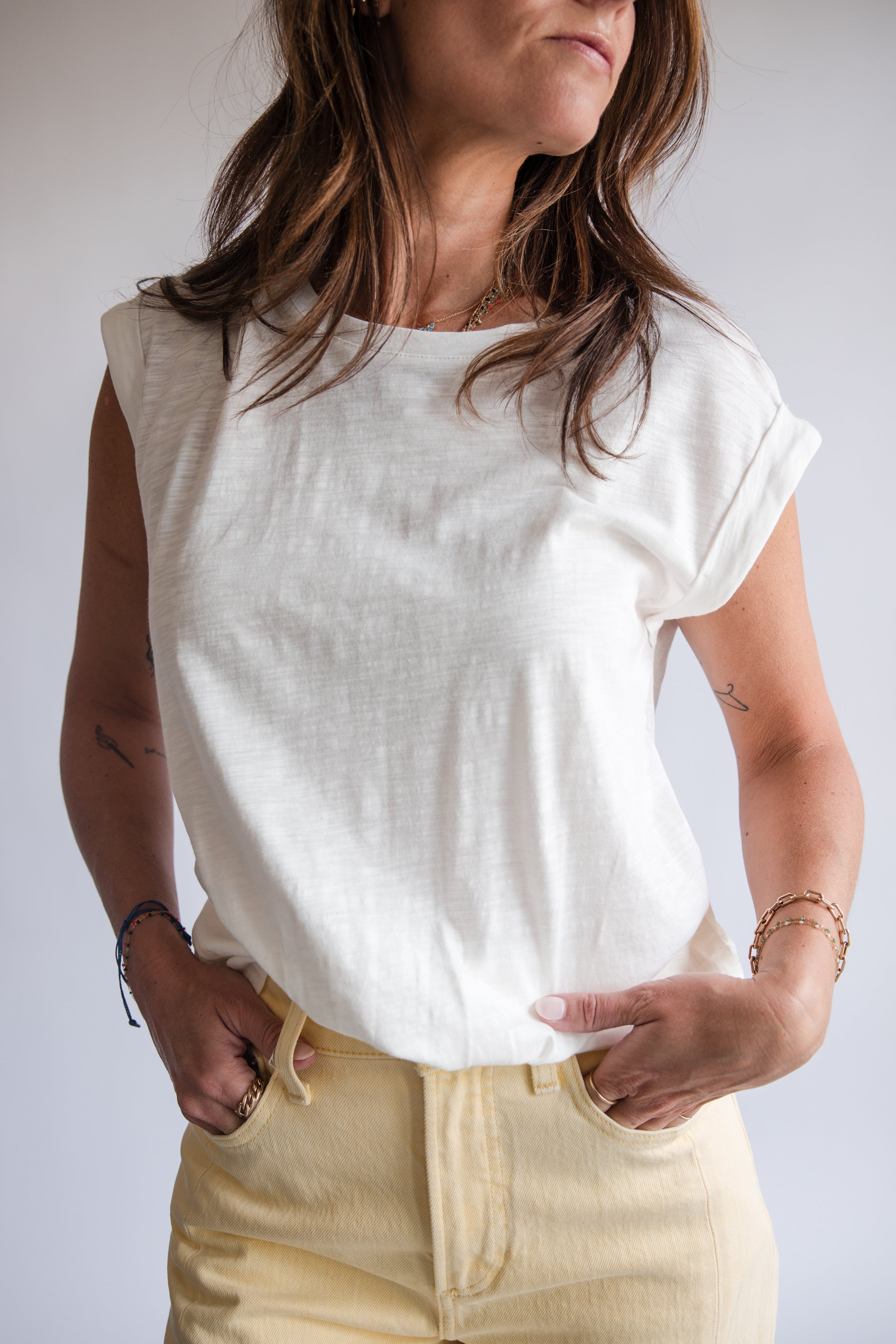 Sanctuary Knotted Muscle Tee in White | Shop Eleanor
