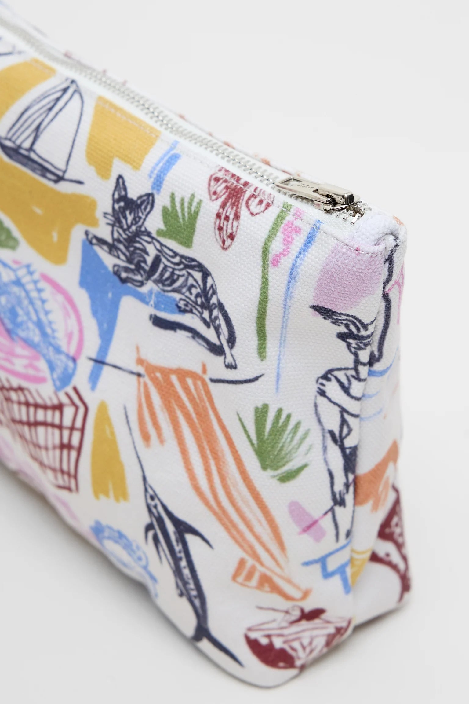 Cotton pouch makeup holder