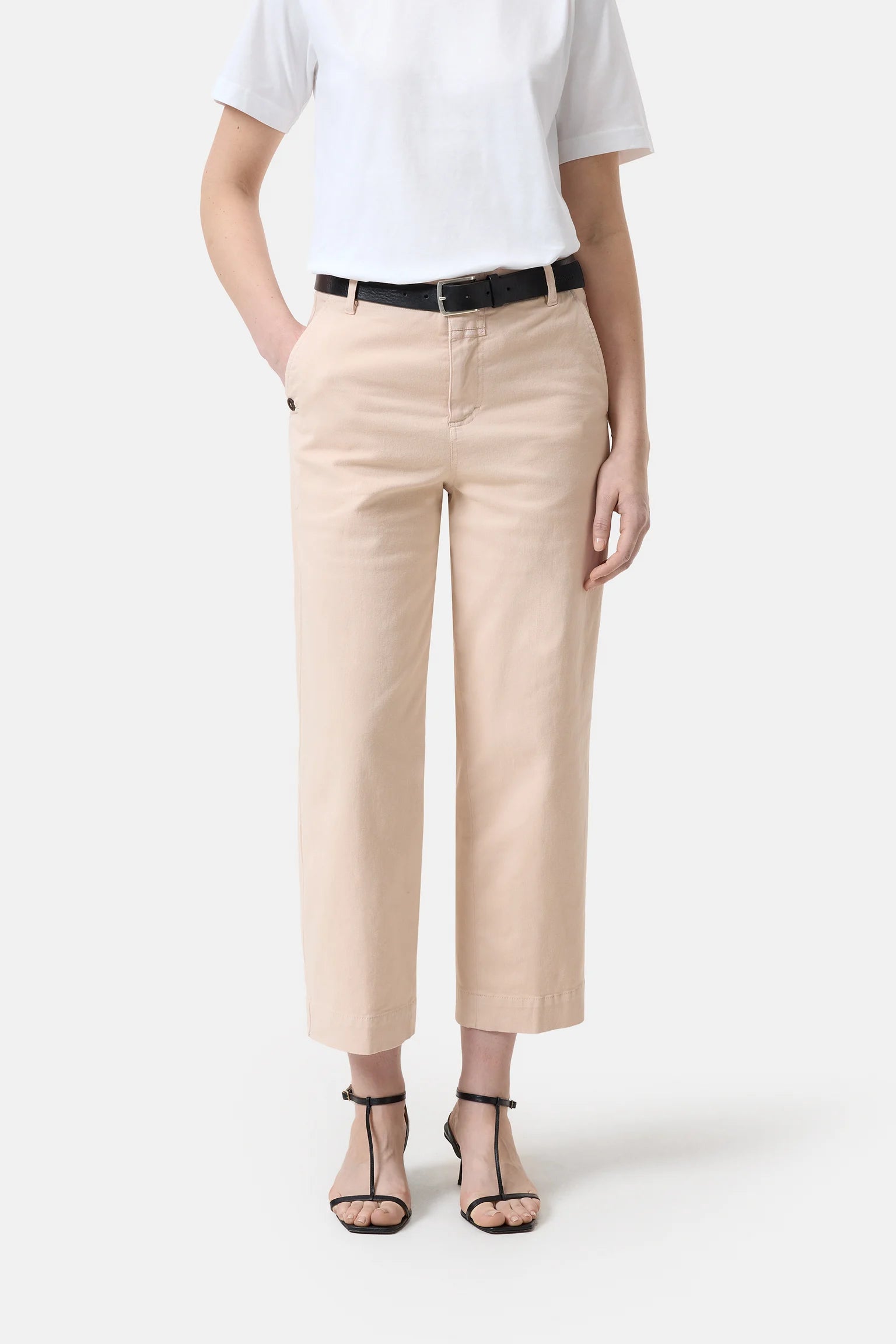 CLOSED Rovea Barrel Leg Chino in Dusty Rose | Shop Eleanor