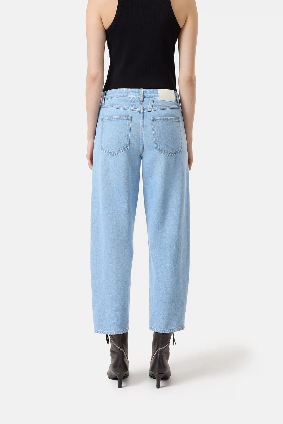 CLOSED Stover Jean Light Blue Wash in Light Blue | Shop Eleanore 