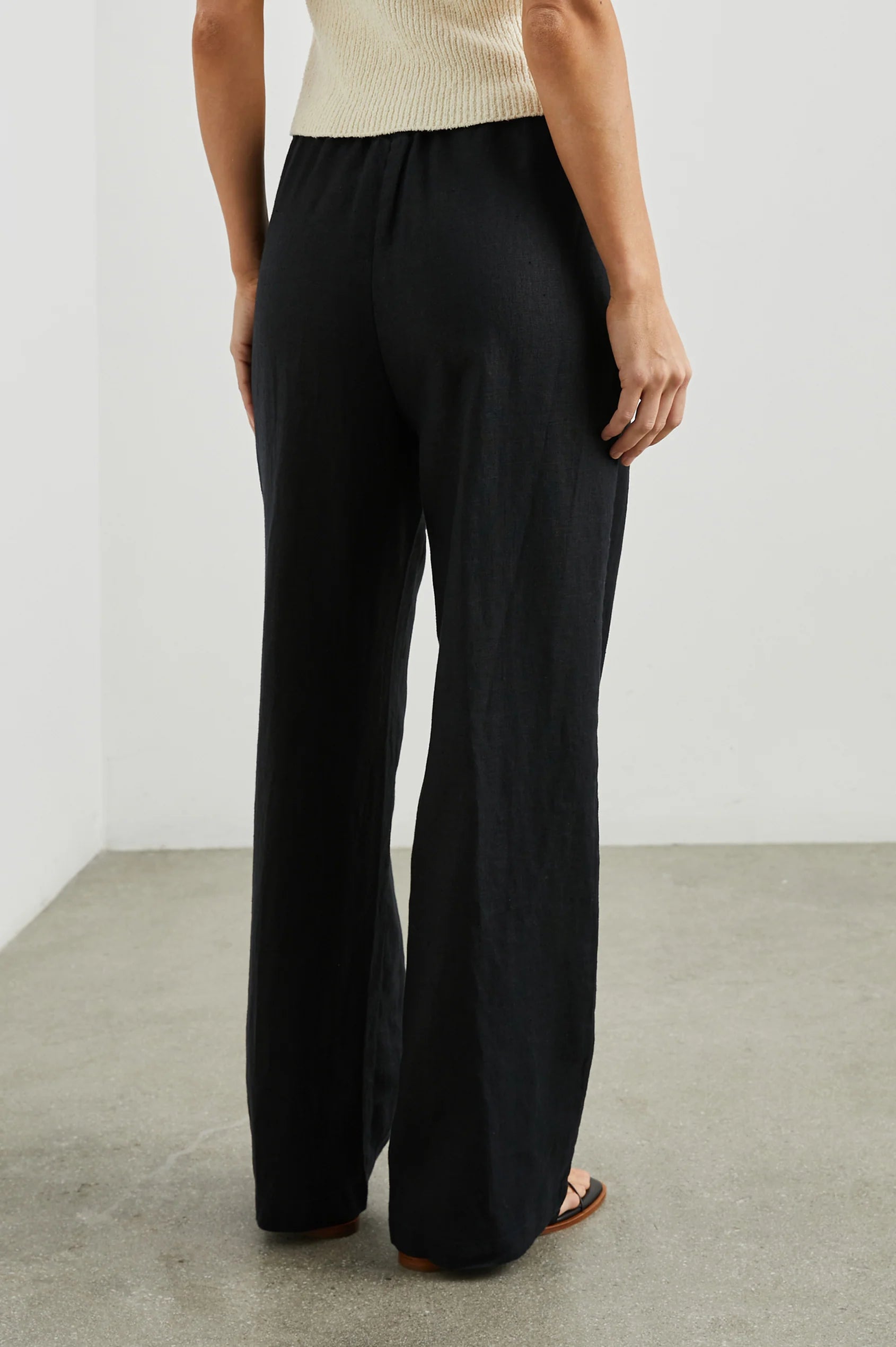 Rails Emmie Wide Leg Relaxed Linen Pant in Black | Shop Eleano