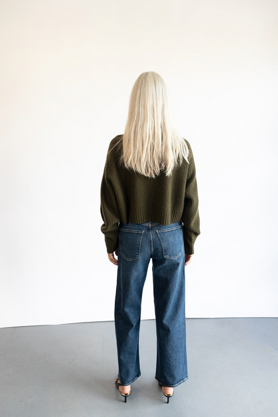 The STAUD Cropped Cashmere Hampton Sweater in Olive