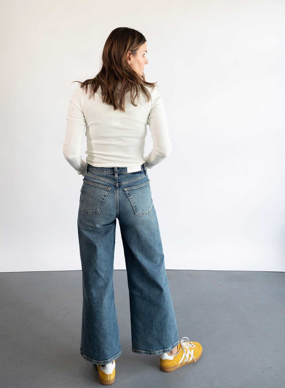 The RE/DONE High Rise Wide Leg Crop in Indigo