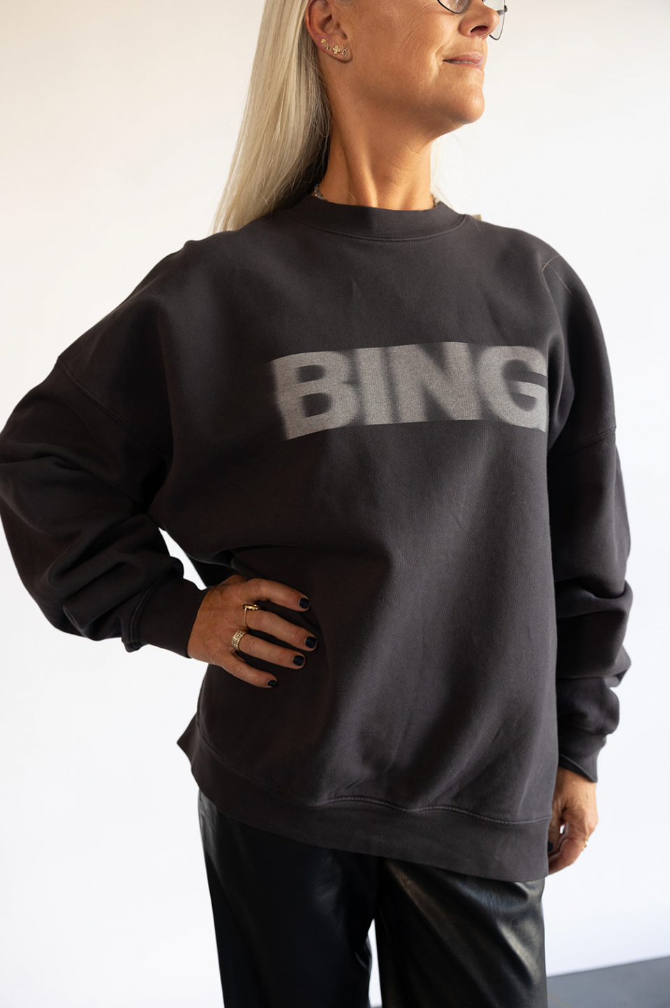 The Anine Bing Miles Blur Sweatshirt  in Vintage Black