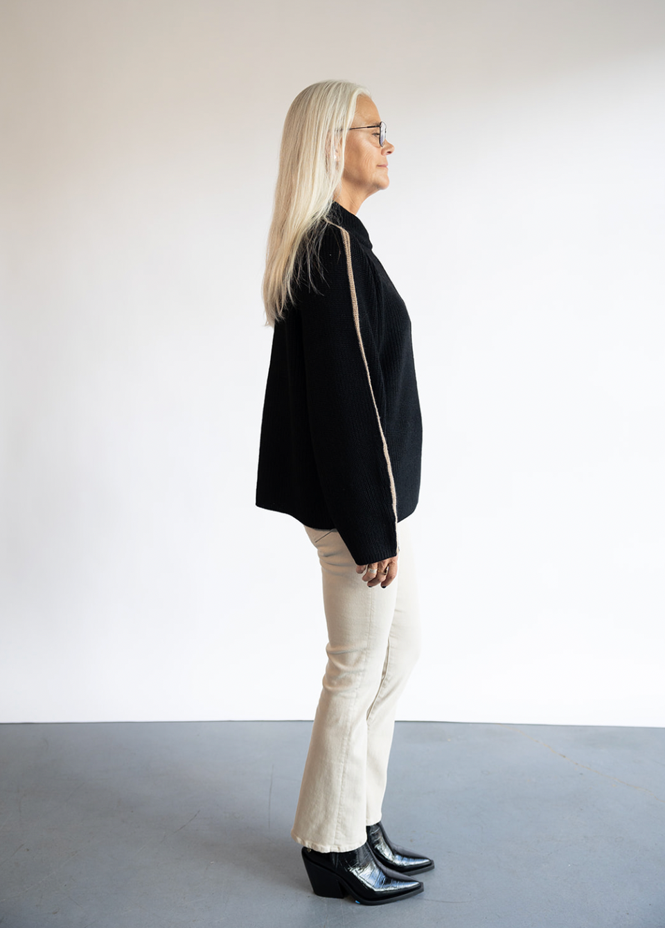 The Velvet Teagan Sweater in Black / Camel