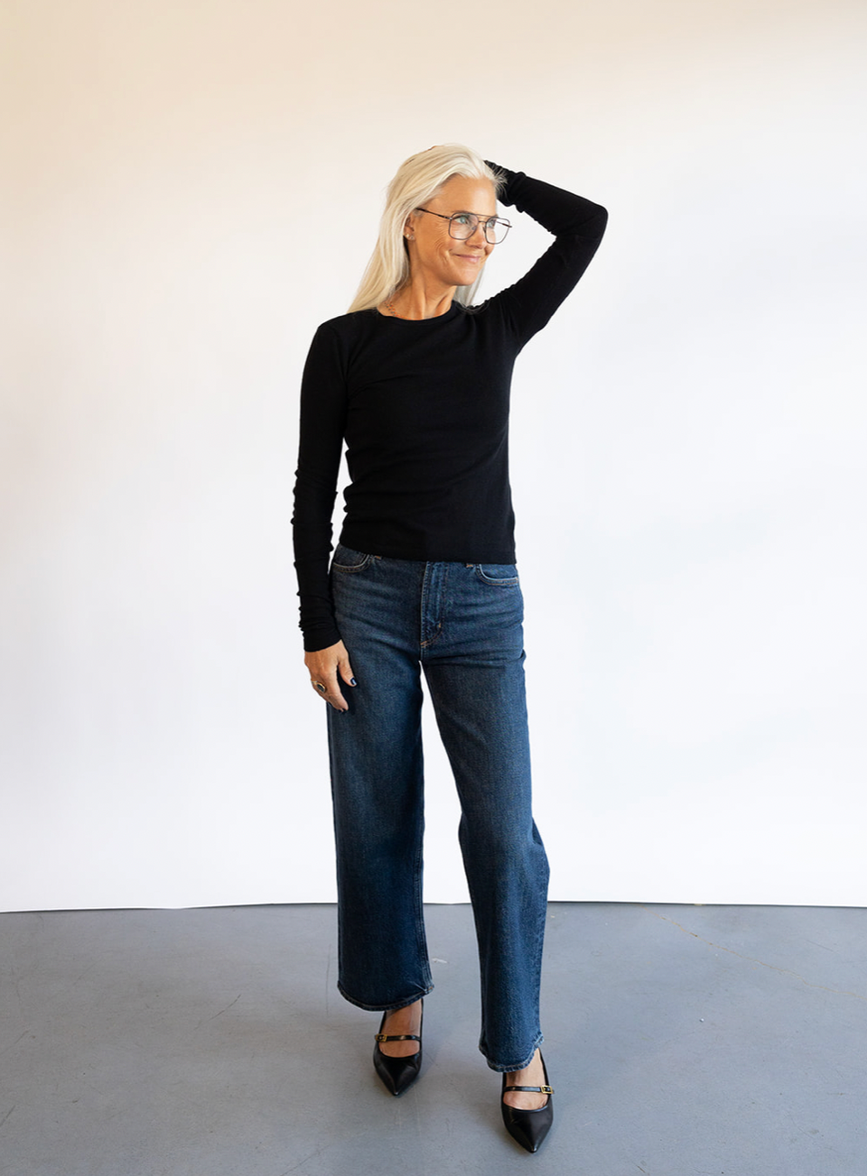 The Xírena Crewe Sweater in Black