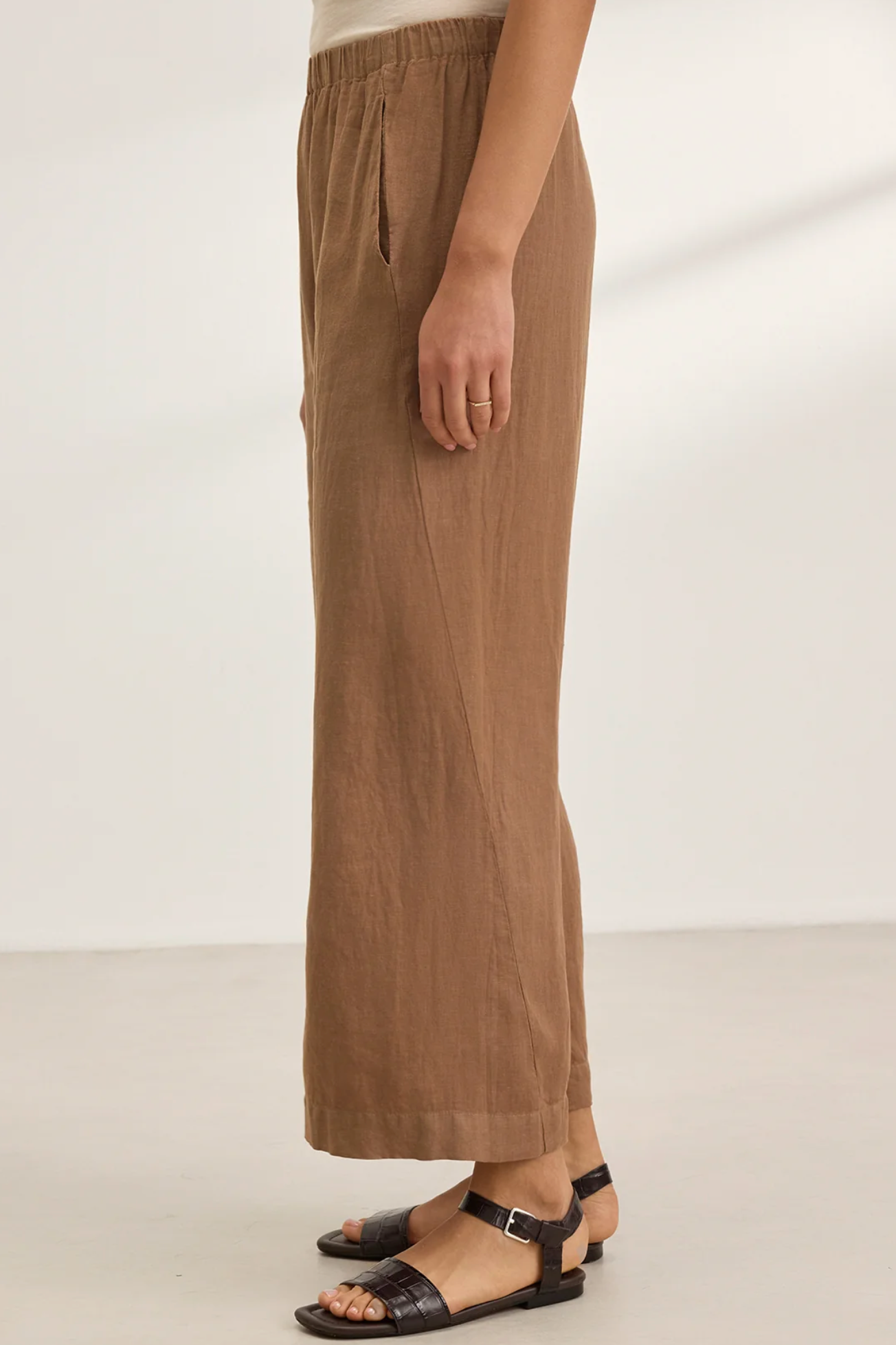 Velvet Lola Linen Pant in Bark | Shop Eleanor