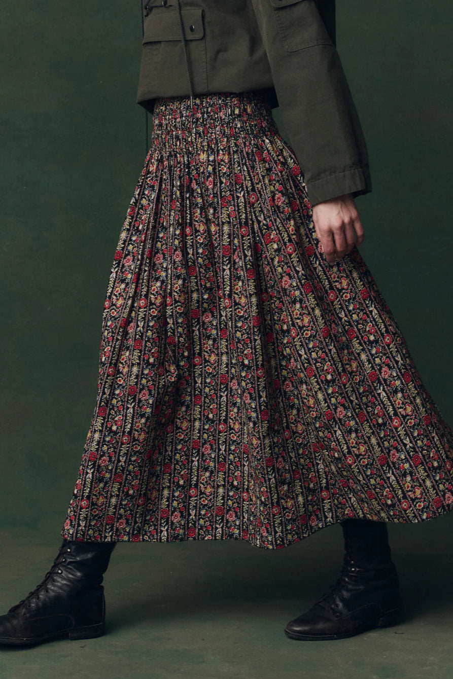 Ankle length skirt with elastic waistband crafted from lightweight and breathable cotton fabric