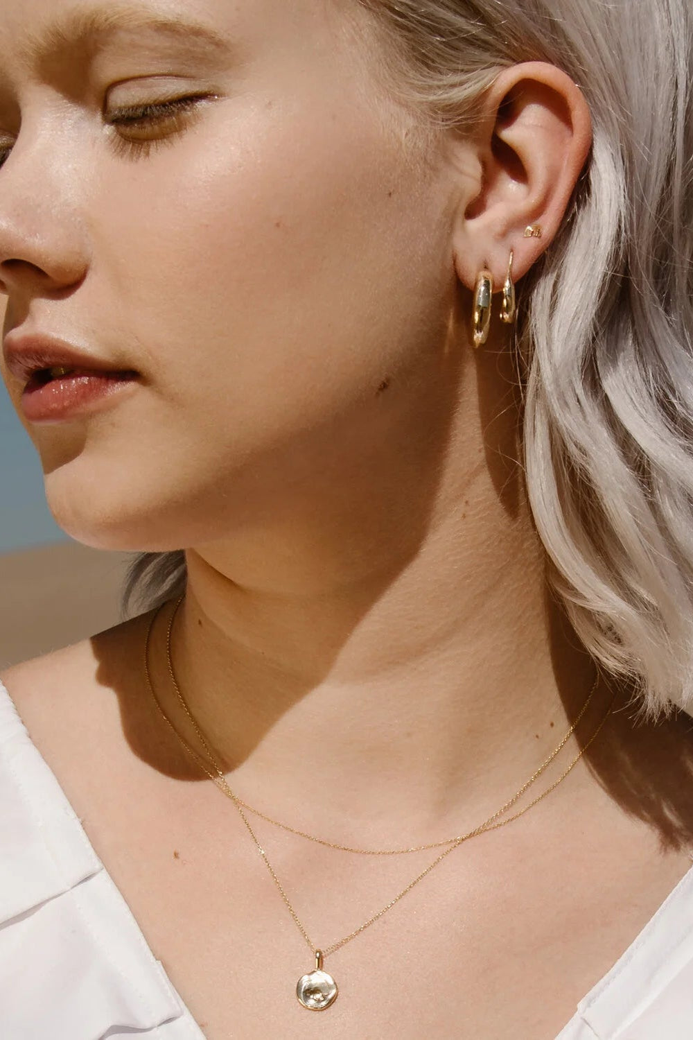 Mini Rainbow Stud - Single